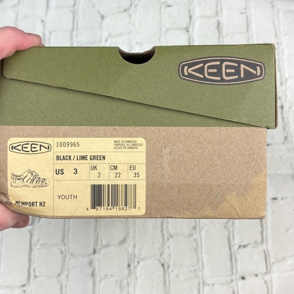 Keen Newport 2 Black and Lime Green Outdoor Sandals w/ Quick-Adjust Straps Sz 3Y - Picture 11 of 12